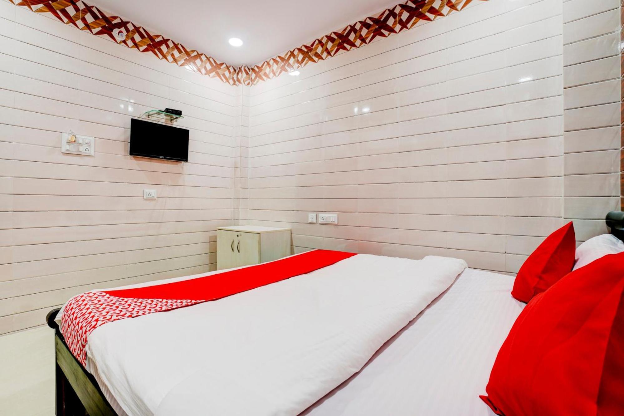 Hotel O Aroma Classic Near Nampally Main Railway Station Hyderabad Exterior photo