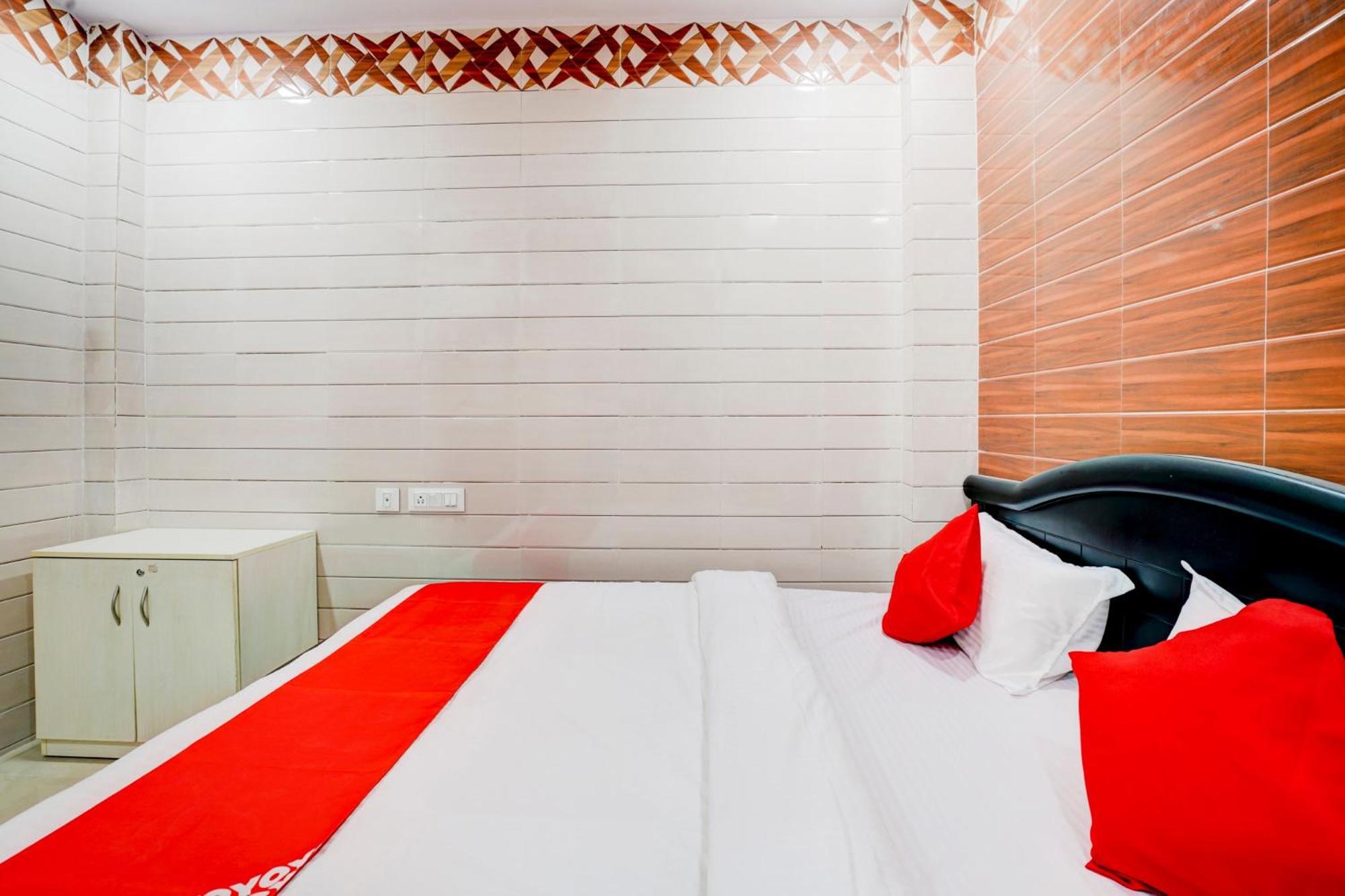 Hotel O Aroma Classic Near Nampally Main Railway Station Hyderabad Exterior photo